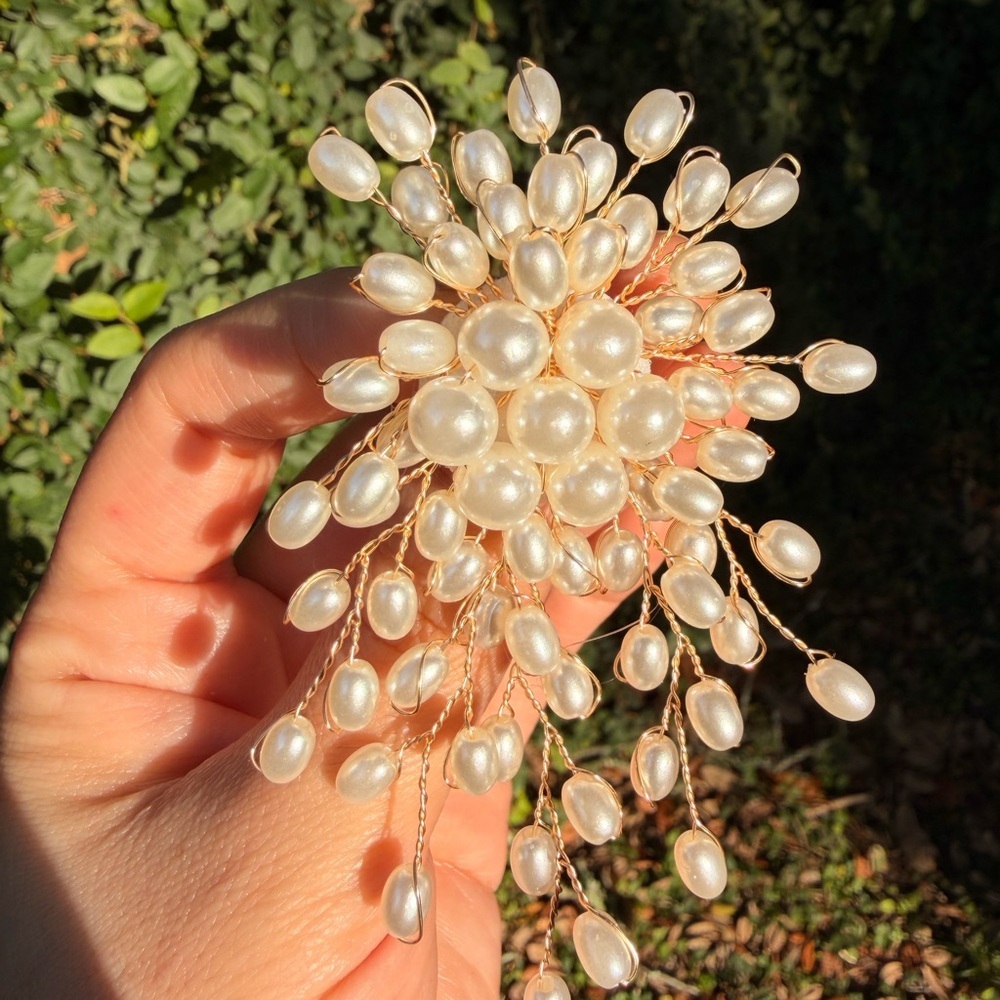 Brooch White Pin Pearl  Brooch Beautiful piece - Picture 4 of 4